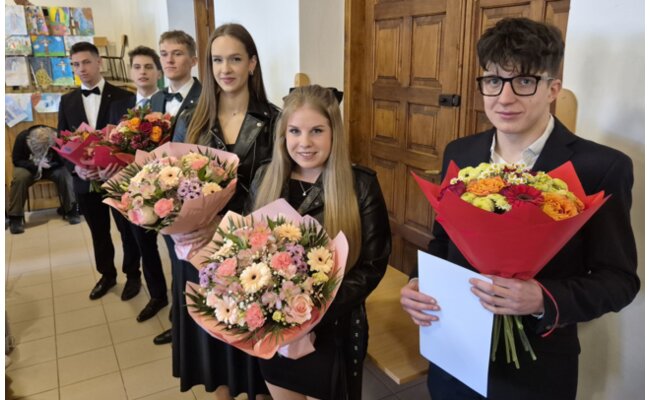 Zdjęcie artykułu pod tytułem Pożegnanie klas...