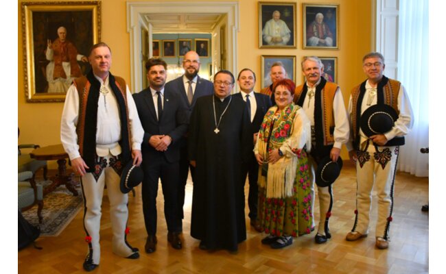 Zdjęcie artykułu pod tytułem Konwent...